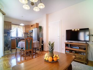 Apartment | Private kitchen - Apartment in Medulin Near Beach (Medulin)