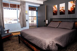 Desk, laptop workspace, blackout drapes, free WiFi - Maverick Motel and Glamp Ground (Raton)