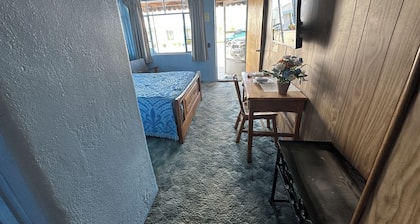 Maverick Motel and Glamp Ground