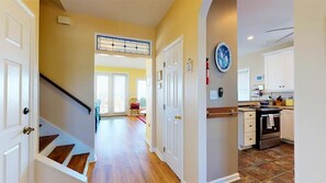 Interior - The Big Grouper House - Dream Come True Oceanfront Family Home! (Carolina Beach)