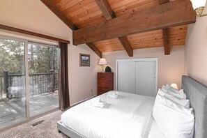 6 bedrooms, iron/ironing board, travel cot, WiFi - RH465- Ultimate Mountain Retreat (Zephyr Cove)