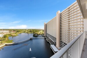 Property grounds - Laketown Wharf Condo with Lake Views (Panama City Beach)