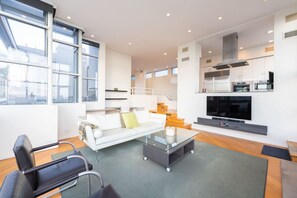 Smart TV, fireplace, stereo, offices