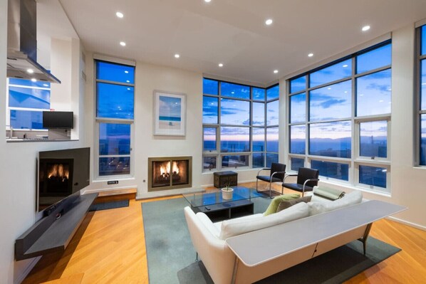 Smart TV, fireplace, stereo, offices