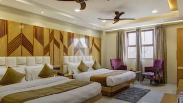 Family Twin Room | Individually decorated, individually furnished, desk, laptop workspace