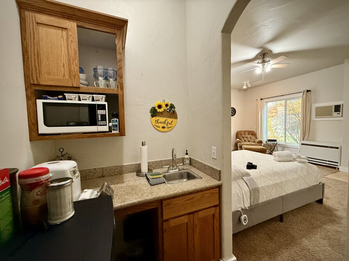 旅行婴儿床、免费 WiFi、床单