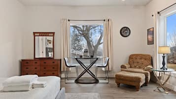 1 habitación, cuna de viaje, wifi gratis y ropa de cama
