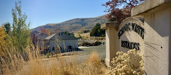 Scenic Views Casita 1 - Cozy Studio for 2, Local Golfing 50% Off!