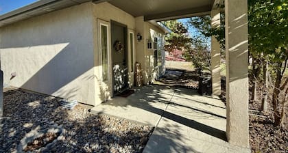 Scenic Views Casita 1 - Cozy Studio for 2, Local Golfing 50% Off!
