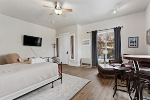1 habitación, cuna de viaje, wifi gratis y ropa de cama