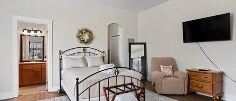 Cuna de viaje, wifi gratis y ropa de cama