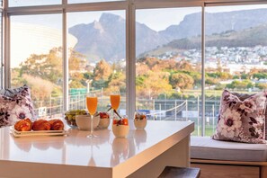 Dining - Emerald Horizon Mouille Point - Views & Location (Cape Town)