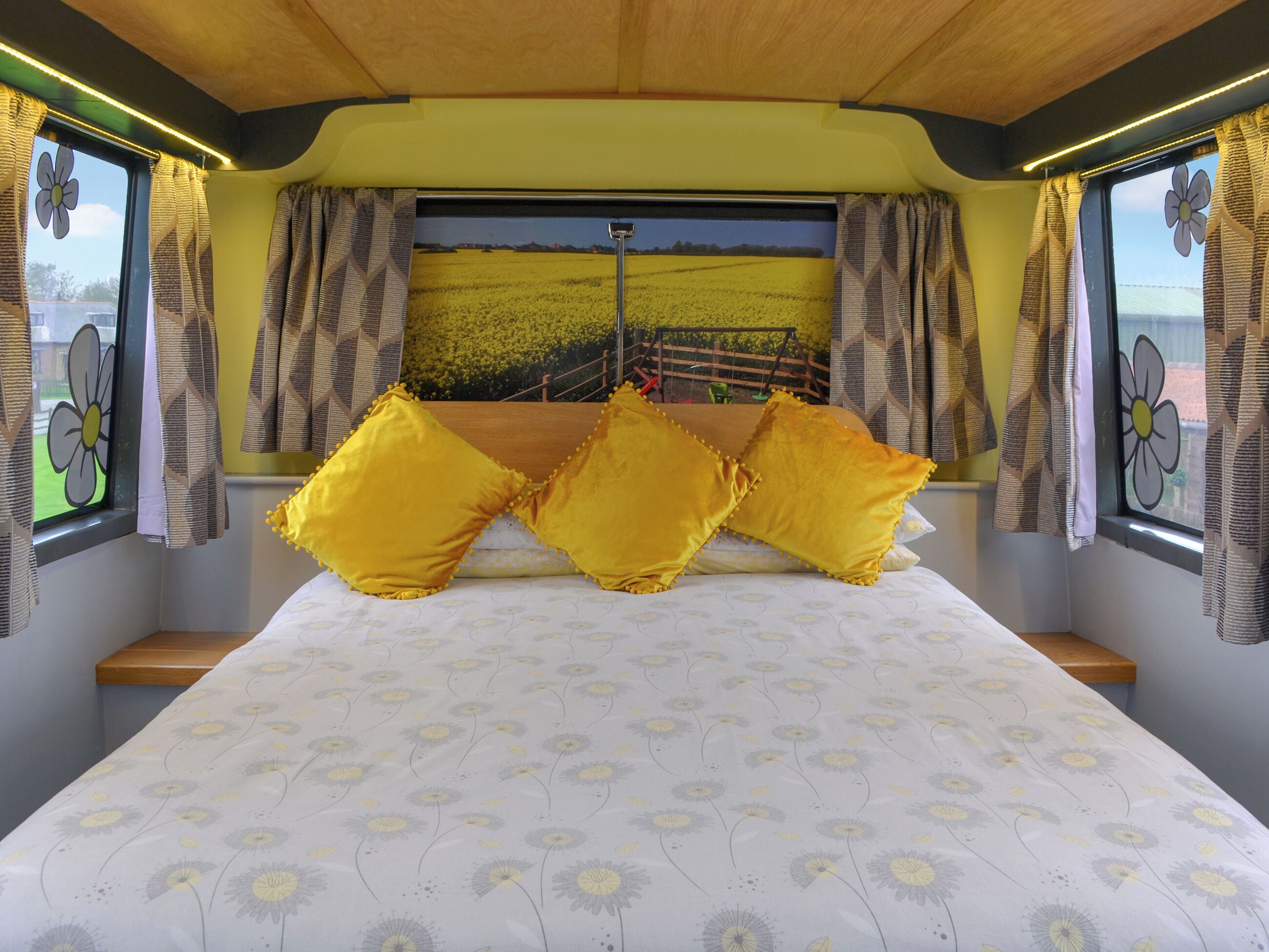 2 bedrooms, bed sheets