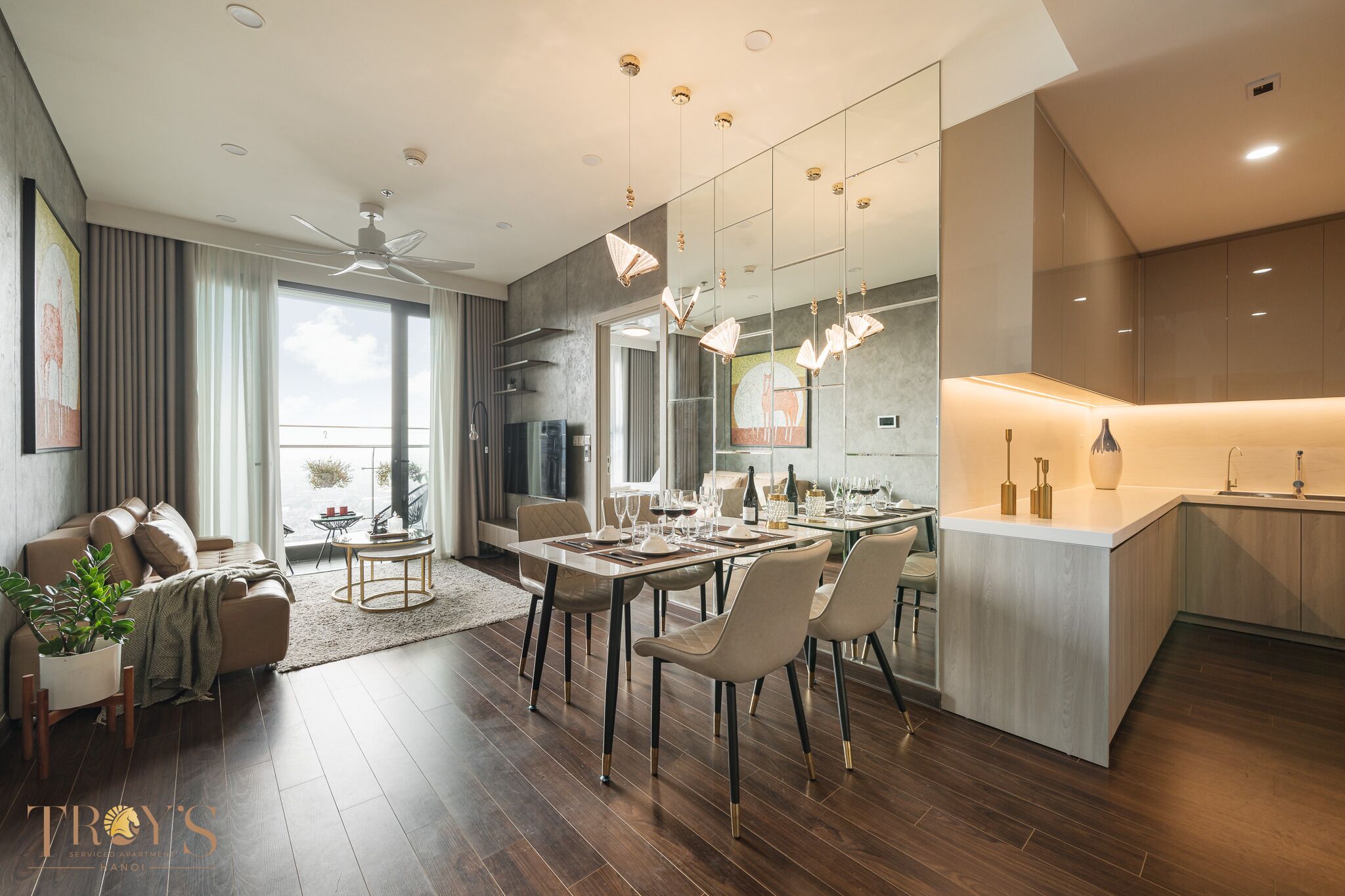 Departamento superior, 2 habitaciones, vista a la ciudad | Cocina privada | Comedor 