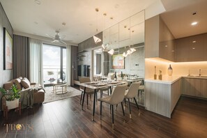 Superior Apartment, 2 Bedrooms, City View | Private kitchen