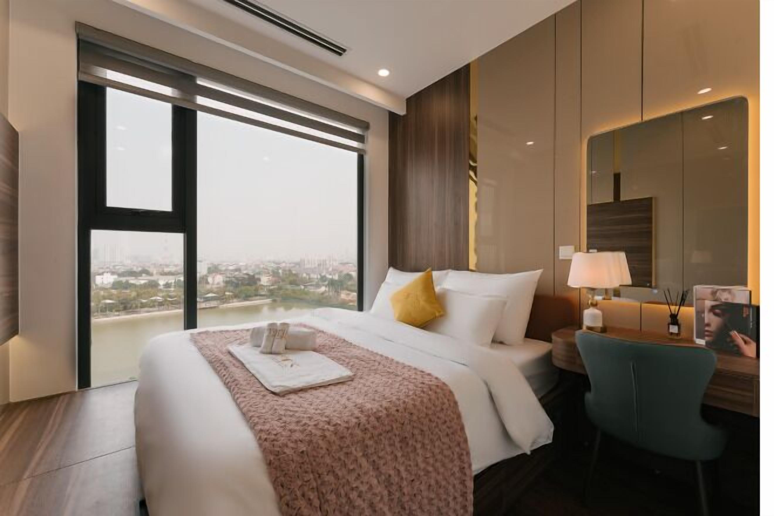 Memory foam -patjalliset sängyt, työpöytä