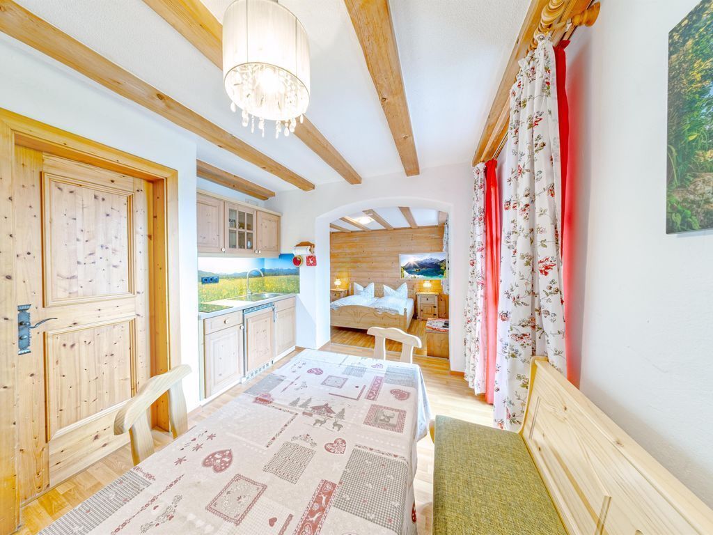 "Karwendel" Apartment, Living Room/bedroom, Shower, Wc - Antonia, House - Walchensee