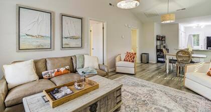 2BR/2BA Cottage centrally located in Midtown