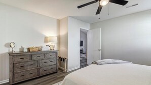 2 Schlafzimmer, Bügeleisen/Bügelbrett, Reisekinderbett, kostenloses WLAN