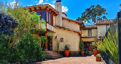 Elegant and quiet suite in BogotĂĄ