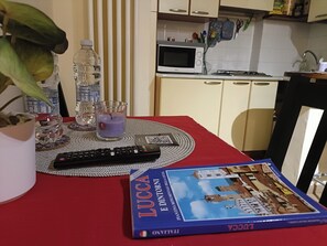 Fridge, microwave, stovetop, coffee/tea maker - The secret garden (Lucca)