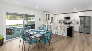 Dining - 3 Bedrooms/2 Bath, Pool & Hot Tub, King Beds, Full Kitchen, Garage, EV Charger (Tempe)