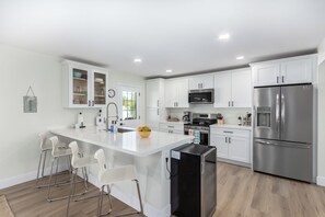 Réfrigérateur, micro-ondes, four, lave-vaisselle