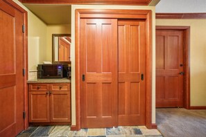 Interior - Everline Premium Studio w/ Palisades Views # 636 (Olympic Valley)