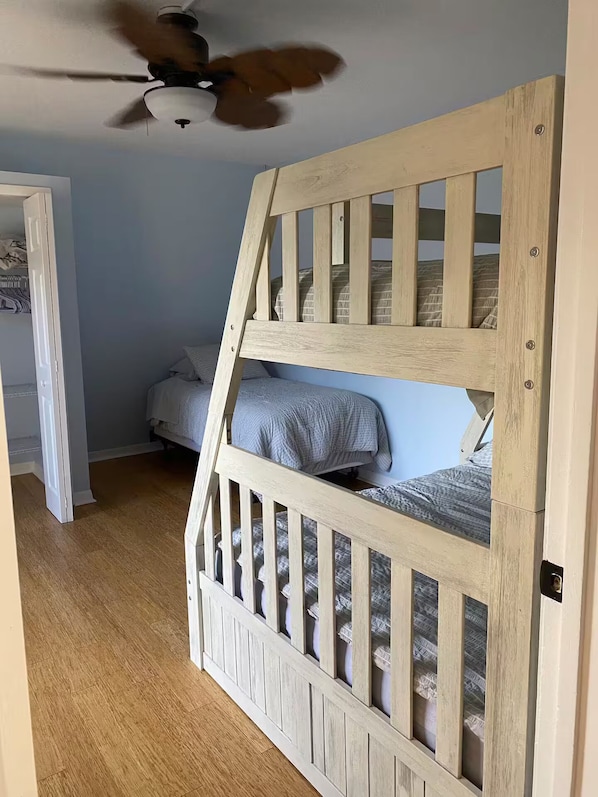2 bedrooms, WiFi, bed sheets