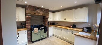 Cosy two bedroom cottage with log fire in the beautiful village of Swynnerton. 