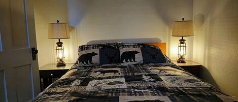 3 chambres, fer et planche à repasser, Wi-Fi, draps fournis