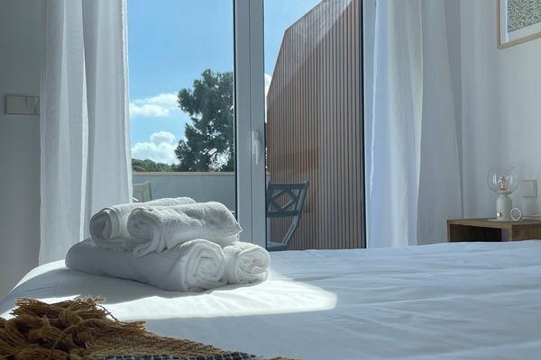 Premium Studio, Balcony, Mountain View | Down comforters, soundproofing, WiFi (free)