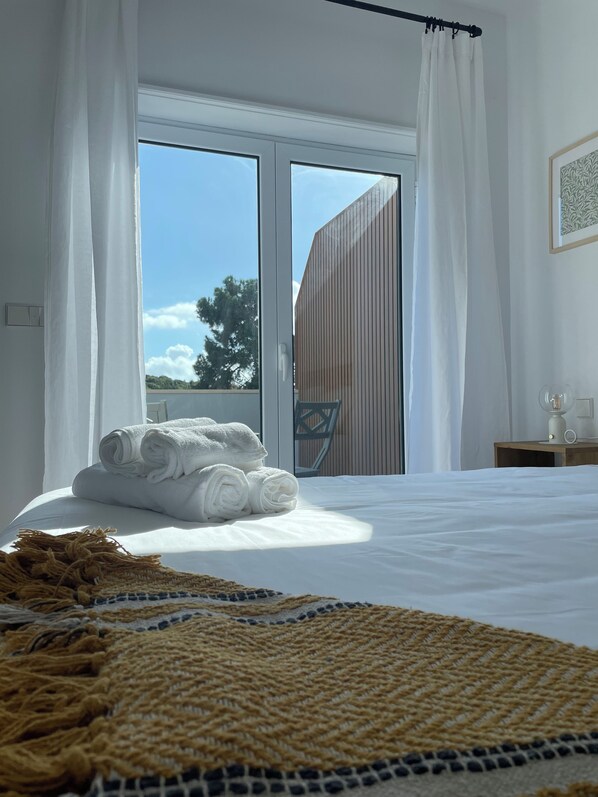 Premium studio, balkon, uitzicht op bergen | Donsdekens, geluiddichte muren, gratis wifi