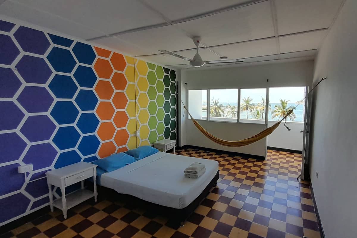 Standaard tweepersoonskamer, 1 tweepersoonsbed, balkon, uitzicht op zee (#411) | Gratis wifi, beddengoed