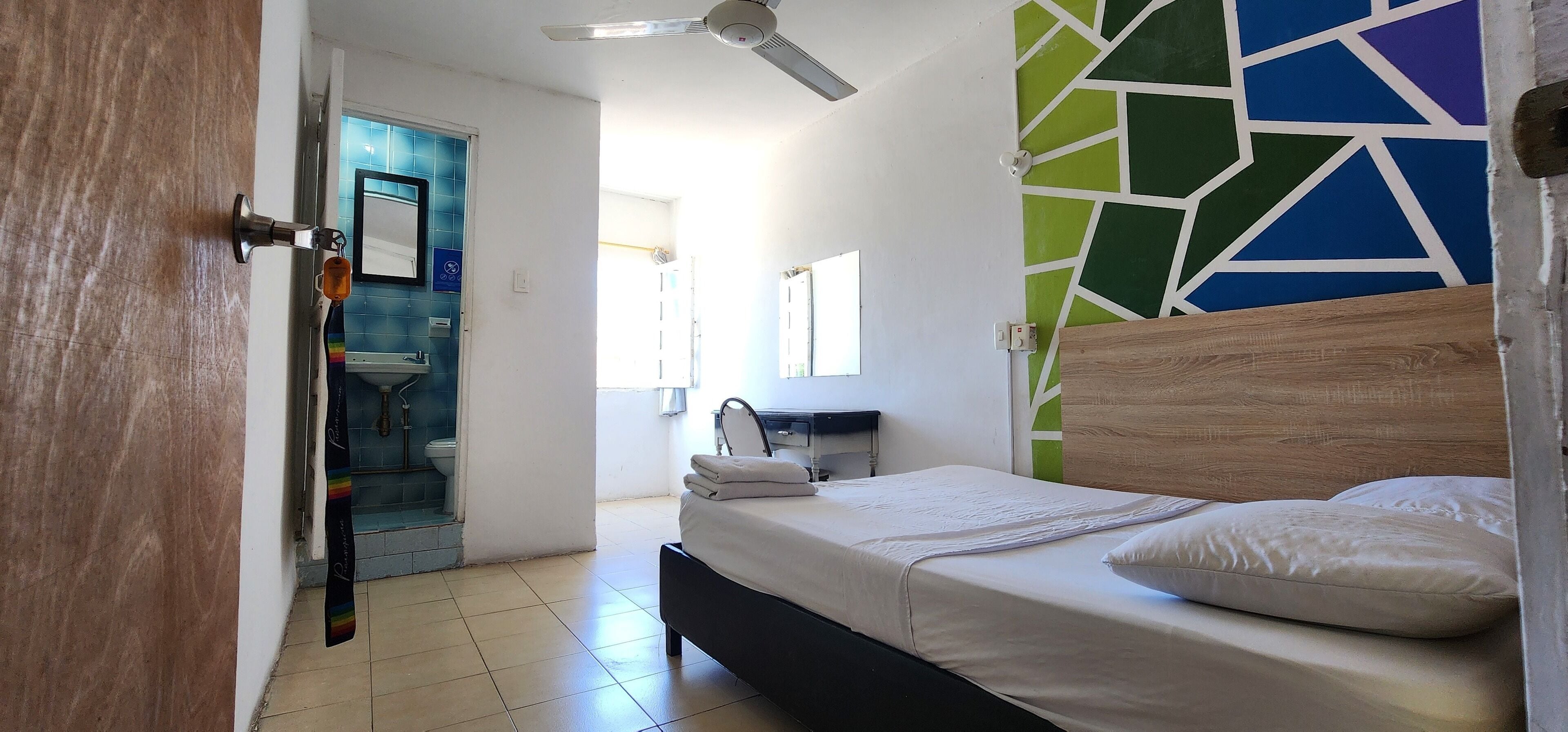 Kamar Standar, Bebas Asap Rokok, pemandangan laut sebagian (#300B) | Wi-Fi gratis dan seprai linen