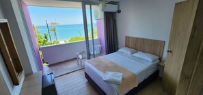Habitación doble estándar, 1 cama matrimonial, balcón, vista al mar (#300) | Wifi gratis y ropa de cama 