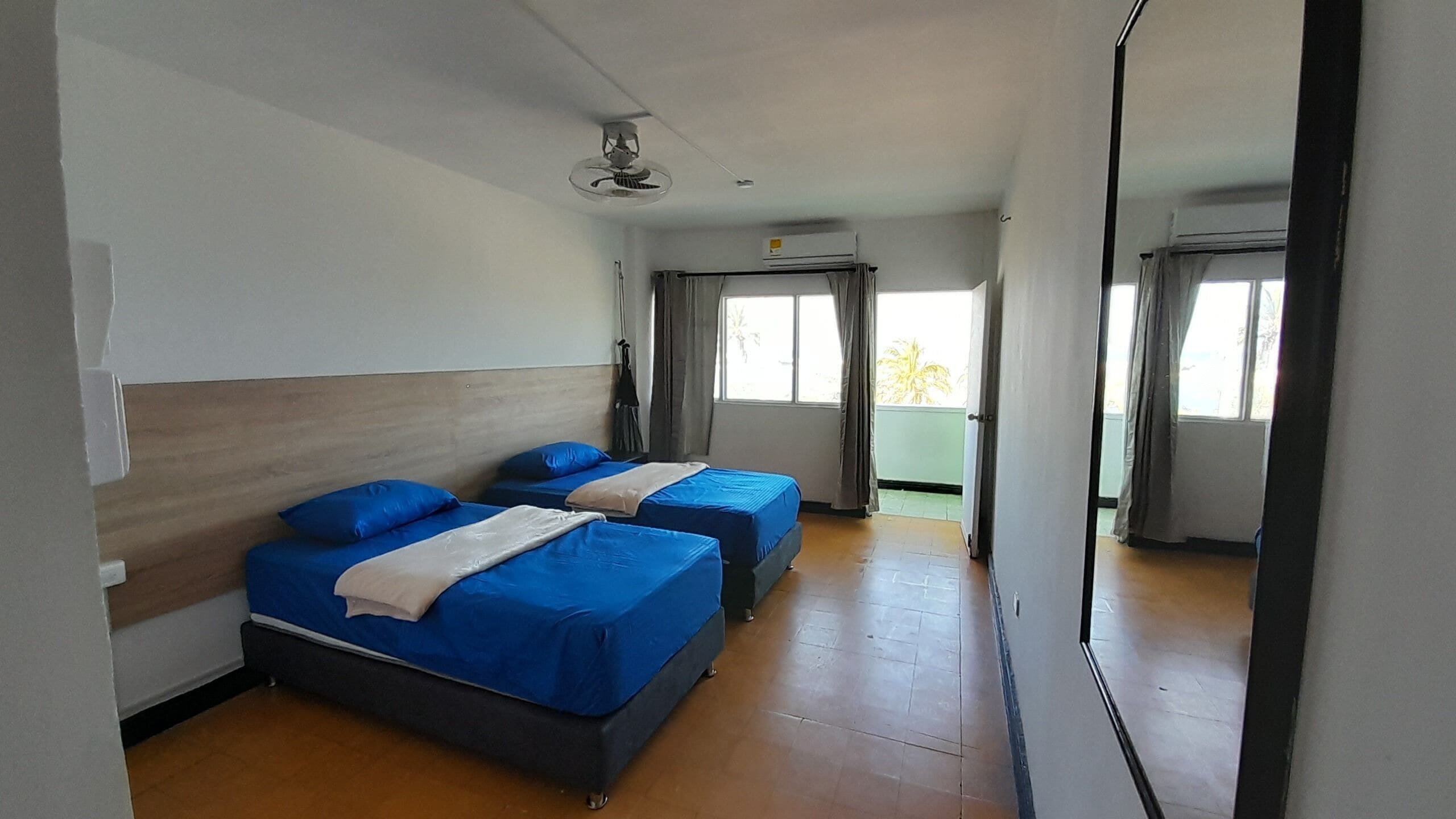 Quarto casal standard, 1 cama de casal, sacada, vista para o mar (#307) | Wi-Fi de cortesia, roupa de cama