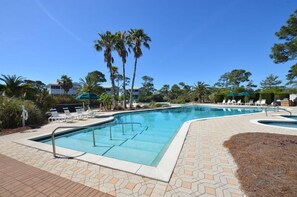 Opvarmet pool