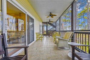 Terrace/patio - Silver Lining - Pet Friendly, Beach Access, Private Pool, Beach Gear Credit Included! (St George Island)