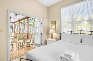 4 bedrooms, iron/ironing board, internet, bed sheets