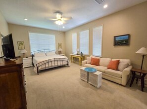 4 bedrooms - Silver Lining - Pet Friendly, Beach Access, Private Pool, Beach Gear Credit Included! (St George Island)