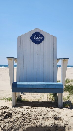 Beach nearby - Close To Everything. Amazing Kitchen, Backyard And Grilling Area! (Galveston)