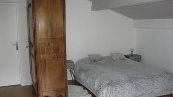 1 間睡房、可攜式嬰兒床、Wi-Fi、床單