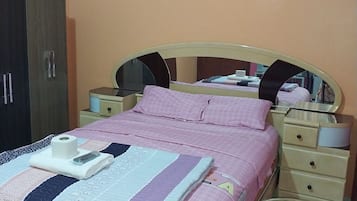 1 bedroom, iron/ironing board, WiFi, bed sheets