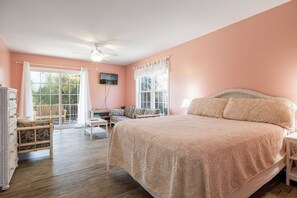 5 bedrooms, iron/ironing board, WiFi