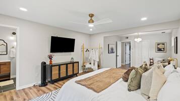 3 Schlafzimmer, Schreibtisch, Bügeleisen/Bügelbrett, Reisekinderbett