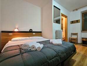 Economy Double Room | Desk, free WiFi, bed sheets - Ht TEA San Pellegrino (Canale d'Agordo)