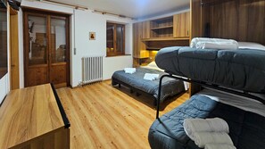 Basic Quadruple Room, Balcony, Mountain View