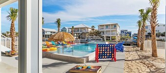 Guitars and Tiki Bars | 🌴 Pool + Hot Tub + Dock + Event Ready + Gulf Views