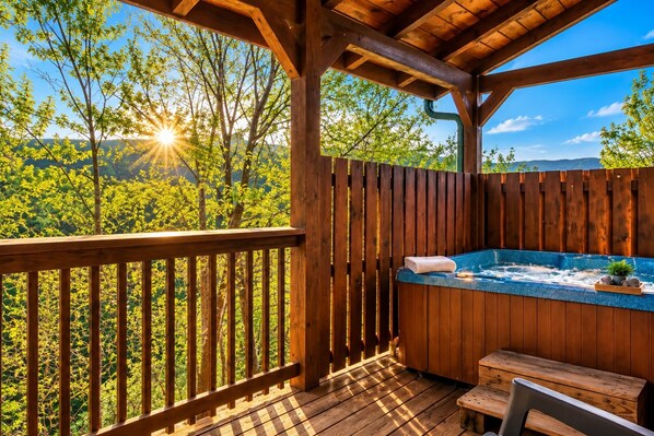 Outdoor spa tub - Starwood, Hot Tub, Mtn Views, $560 In tickets each paid day (Pigeon Forge)